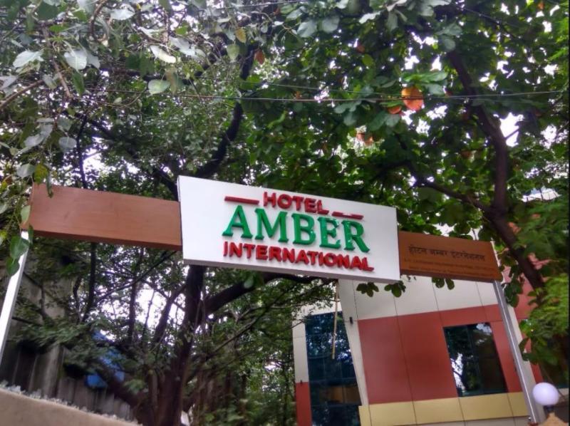 Treebo Amber International Hotell Mumbai Exteriör bild